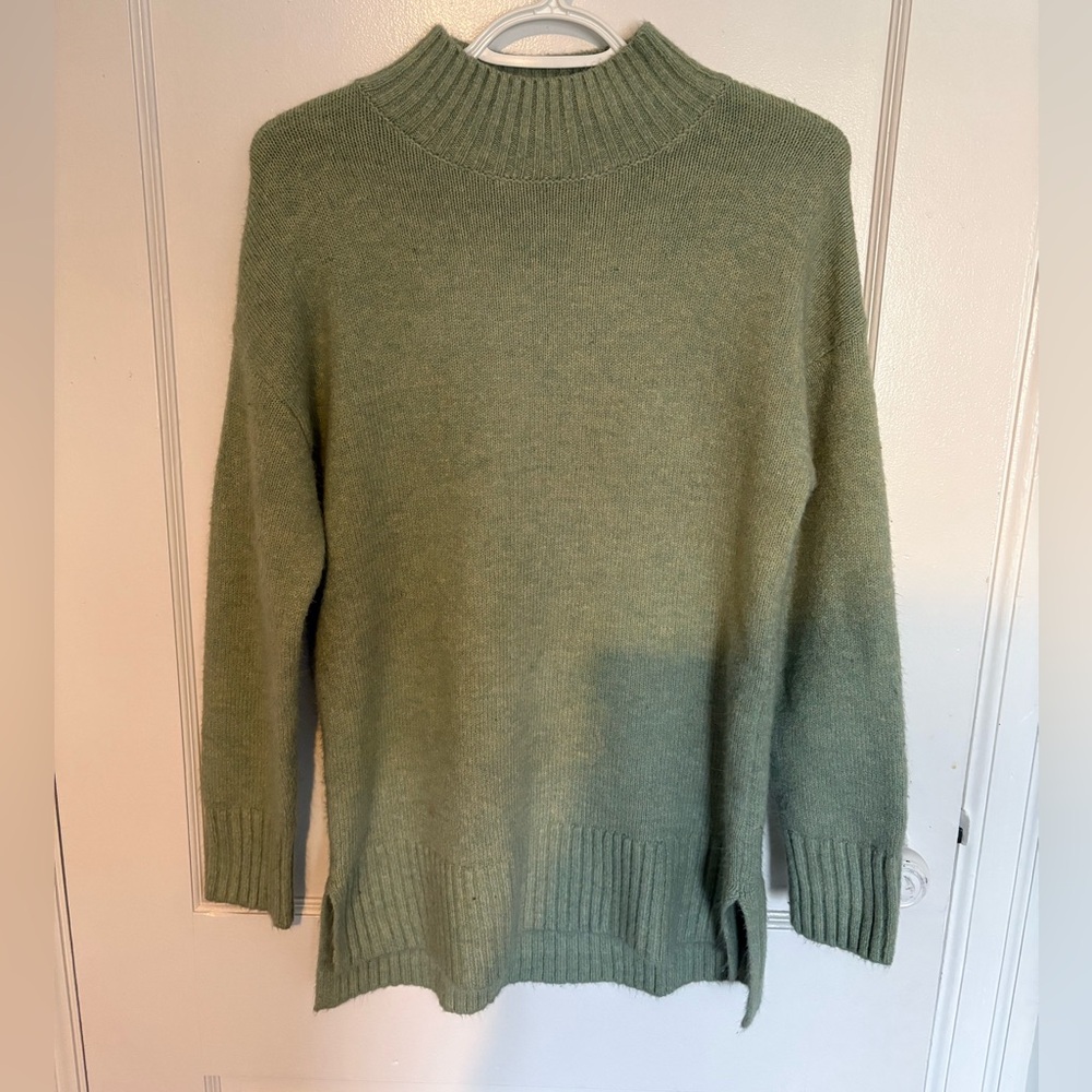 Reitmans Light Green Mockneck Sweater